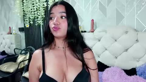 Snapshot of zaira_bonny chatting on 2, 7, 2026 Zaira Bonny online show from 2, 7, 2026