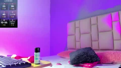 Snapshot of zaphiro__sky chatting on 2, 3, 2026 zaphiro__sky online show from 2, 3, 2026