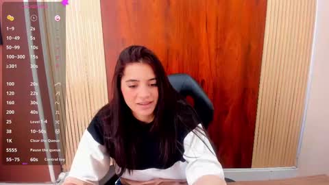 Snapshot of zara_andersson chatting on 20, 10, 2025 Zara online show from 20, 10, 2025