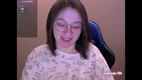 Snapshot of zara_golden chatting on 5, 3, 2025 chaturcum online show from 5, 3, 2025