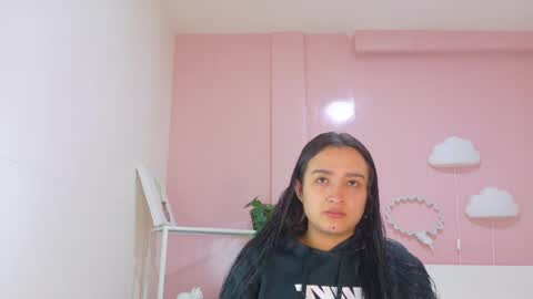 Z A R A  online show from 30, 4, 2026