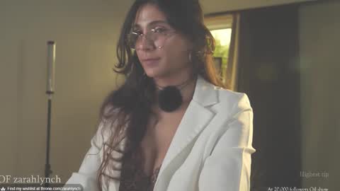 Snapshot of zarahlynch chatting on 4, 11, 2025 Miss Lynch Next show 2911 online show from 4, 11, 2025