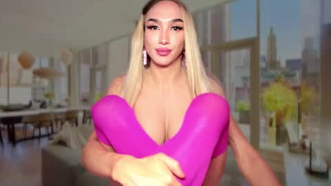 Snapshot of zarinastoun20 chatting on 7, 2, 2025 ZARINA online show from 7, 2, 2025