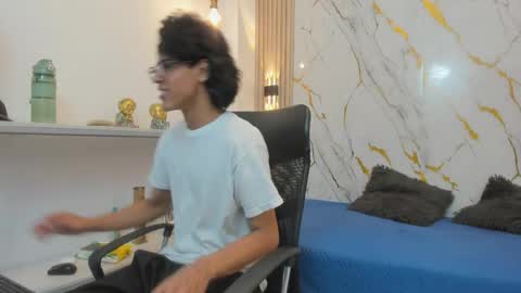 Snapshot of zayn_fox32 chatting on 17, 5, 2026 Zayn online show from 17, 5, 2026