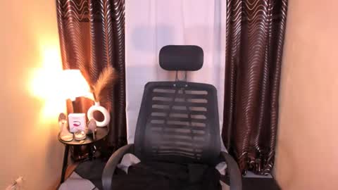 Snapshot of zella_maurice chatting on 12, 7, 2026 zella_maurice online show from 12, 7, 2026