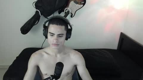 Snapshot of zenhzu chatting on 8, 1, 2025 zenzhu online show from 8, 1, 2025