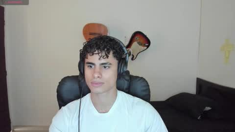 Snapshot of zenhzu chatting on 5, 11, 2025 zenzhu online show from 5, 11, 2025