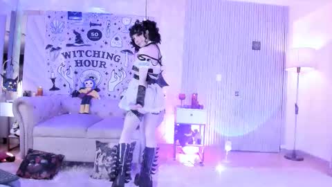 Snapshot of zephirah_abney chatting on 12, 10, 2025    online show from 12, 10, 2025