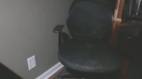 bambi cumslut online show from 15, 4, 2026