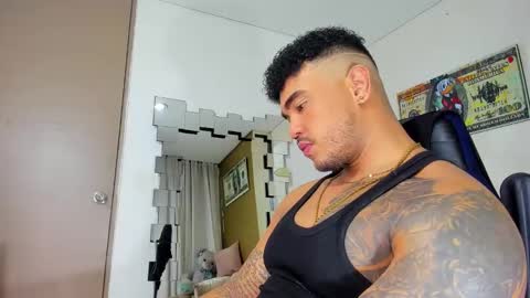 Snapshot of zeus_strong93 chatting on 19, 1, 2025 zeus strong online show from 19, 1, 2025