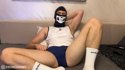 Snapshot of zeusdaaan chatting on 30, 10, 2025 Zeus online show from 30, 10, 2025