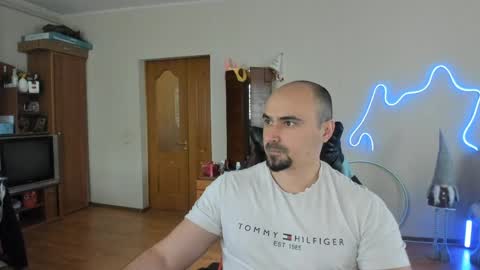 Ziesh online show from 15, 4, 2026