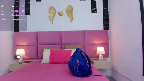 Snapshot of zoe_aitanaa chatting on 24, 2, 2026 zoe_aitanaa online show from 24, 2, 2026