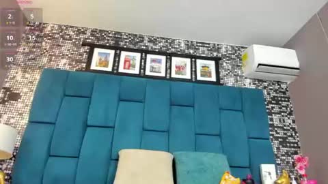 zoe_blosson online show from 15, 7, 2026