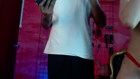 zoe_ferrer7 online show from 19, 4, 2026