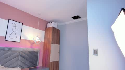 zoe_henderson online show from 19, 2, 2026