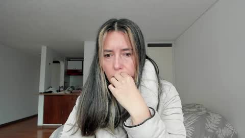 Snapshot of zoe_jeane_beker chatting on 28, 3, 2026 ZOE online show from 28, 3, 2026