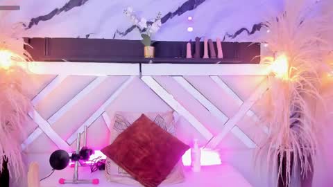 Zoey  online show from 14, 4, 2026