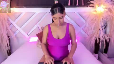 Snapshot of zoe_johnsonn1 chatting on 8, 5, 2026 Zoey online show from 8, 5, 2026