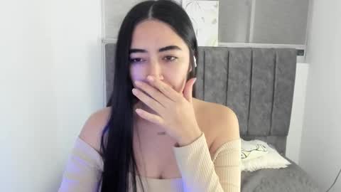 zoe_jones7 online show from 5, 10, 2025