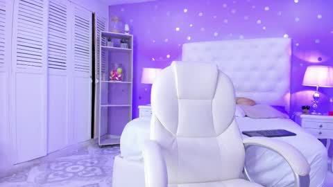 Snapshot of zoe_kravitx chatting on 9, 2, 2025 CAMILA online show from 9, 2, 2025