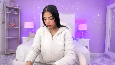 Snapshot of zoe_kravitx chatting on 20, 2, 2025 CAMILA online show from 20, 2, 2025