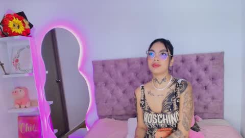 zoe_kravitx_ online show from 28, 3, 2026