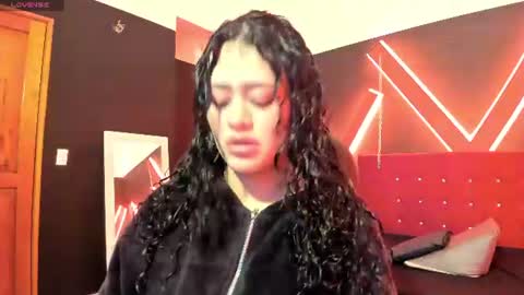 Snapshot of zoe_lara_34 chatting on 8, 7, 2026 zoe online show from 8, 7, 2026