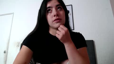 Snapshot of zoe_mill33r chatting on 14, 1, 2025 Zoe online show from 14, 1, 2025