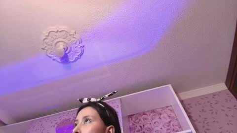 zoe_pettite_ online show from 4, 3, 2025