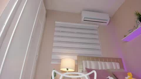 Snapshot of zoe_sky_ chatting on 19, 2, 2025 Hi guys i am Zoe online show from 19, 2, 2025