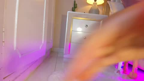 Snapshot of zoe_sky_ chatting on 11, 3, 2025 Hi guys i am Zoe online show from 11, 3, 2025