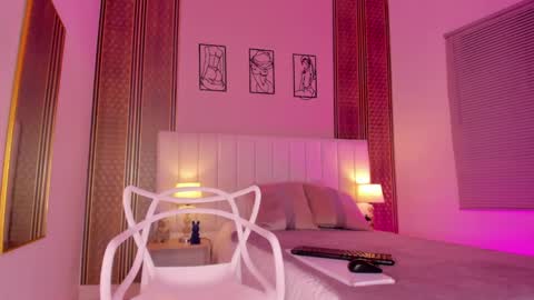 Snapshot of zoe_sky_ chatting on 25, 9, 2025 Hi guys i am Zoe online show from 25, 9, 2025