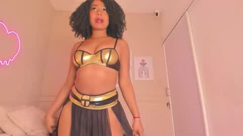 Snapshot of zoe_sky_ chatting on 11, 11, 2025 Hi guys i am Zoe online show from 11, 11, 2025