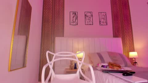 Snapshot of zoe_sky_ chatting on 14, 11, 2025 Hi guys i am Zoe online show from 14, 11, 2025