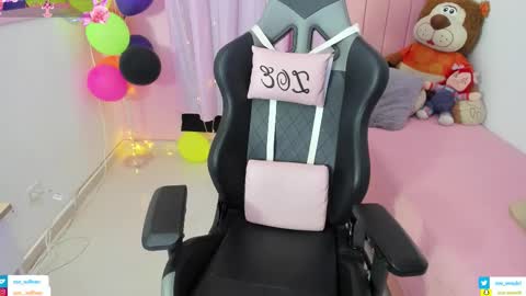 zoe_sullivan_ online show from 16, 11, 2025