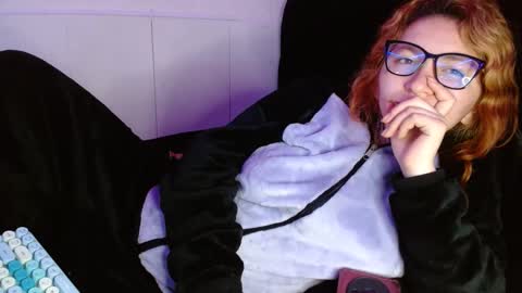 Snapshot of zoee_jhonnyy chatting on 7, 12, 2024 zoee jhonnyy online show from 7, 12, 2024