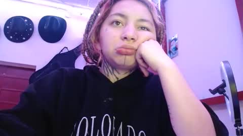 Snapshot of zoee_jhonnyy chatting on 18, 1, 2025 zoee jhonnyy online show from 18, 1, 2025