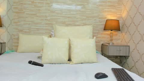 Snapshot of zoeesmitth chatting on 16, 12, 2024 ZoeeSmitth online show from 16, 12, 2024