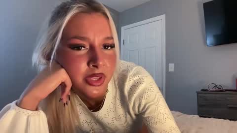 Zoe online show from 8, 12, 2024