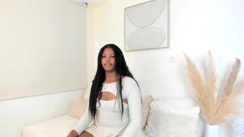 zoegarner10 online show from 23, 10, 2025