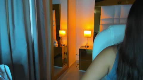 zoei_moon online show from 17, 4, 2026