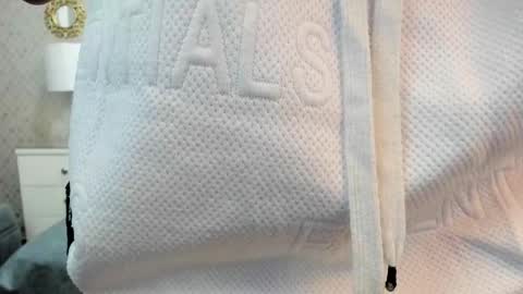 Zoe Krug online show from 30, 9, 2025