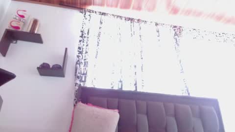zoemi online show from 3, 6, 2026