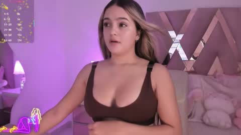 Snapshot of zoemina__ chatting on 14, 9, 2025 Antonella Kim online show from 14, 9, 2025