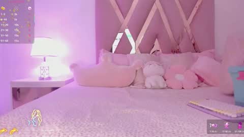 Snapshot of zoemina__ chatting on 20, 9, 2025 Antonella Kim online show from 20, 9, 2025