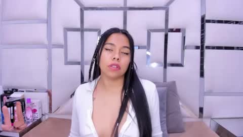 ZoeSwam online show from 2, 2, 2025