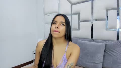 ZoeSwam online show from 17, 2, 2025