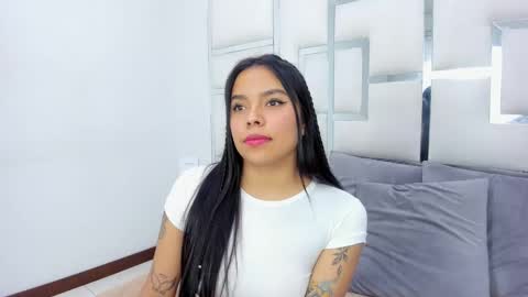 ZoeSwam online show from 9, 3, 2025