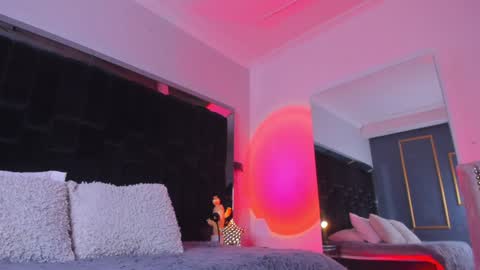 zoevidal_ online show from 27, 1, 2025